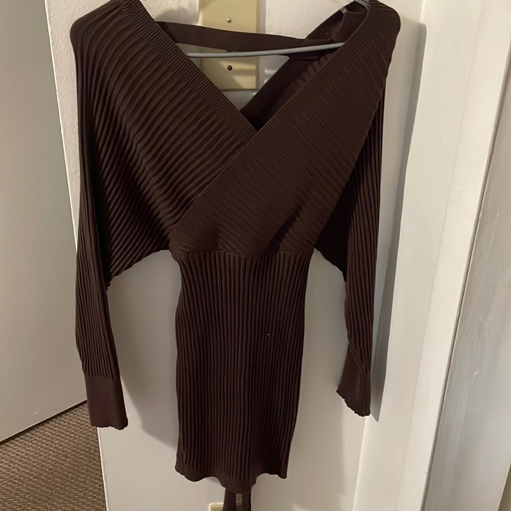 Color brown